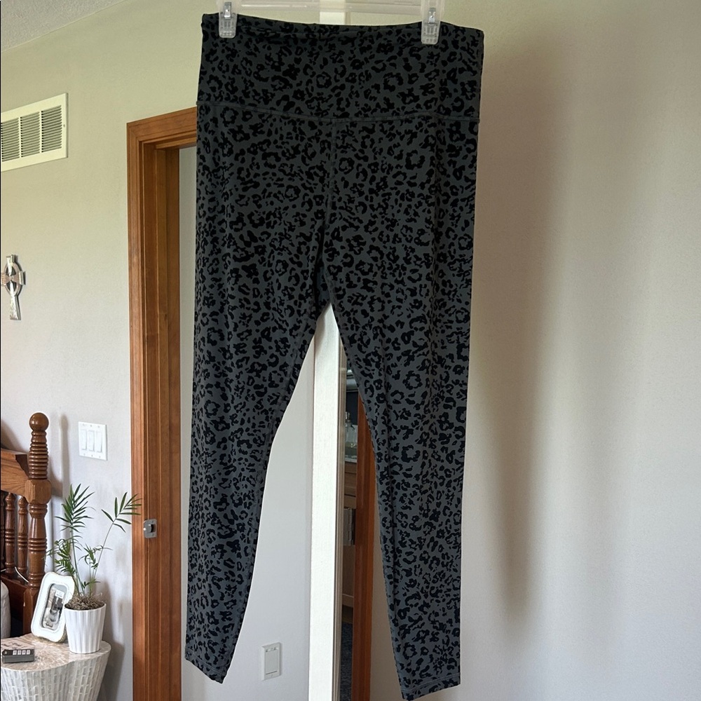 Athleta Black Leopard Print Leggings